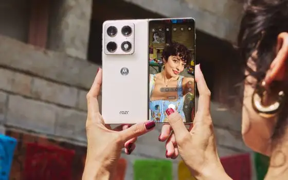 Motorola razr fold al MWC 2026: specifiche e prezzo