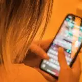 La generazione social è la meno felice: a rischio gli under 25