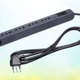 Multipresa ULTRASLIM che torna utilissima: per 9€ è una furbata