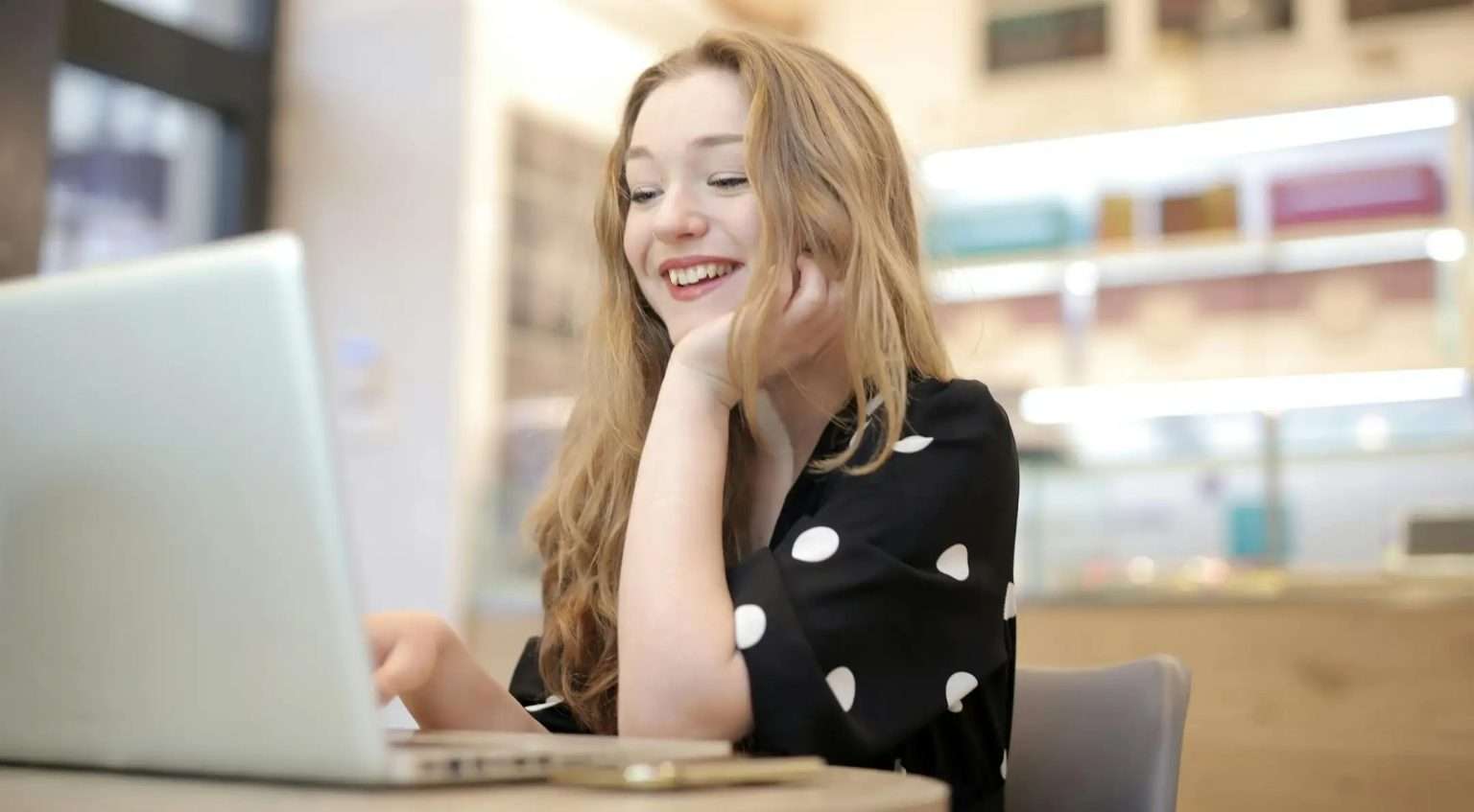 Anteprima: VPN illimitata, antivirus e molto altro: -85% scegliendo oggi Surfshark One