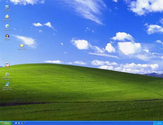 Windows XP con lo sfondo Bliss