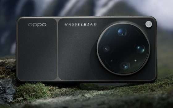 OPPO Find X9 Ultra: smartphone con super teleobiettivo