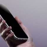 Apple e Google promuovono app che spogliano nei loro store