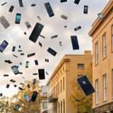 In Georgia stanno piovendo smartphone dal cielo