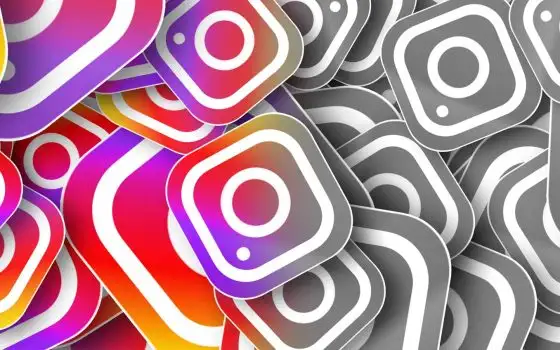 Lo strano bug che vira le foto di Instagram in bianco e nero