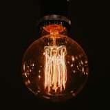 Rischio chiusura per Hormuz: come evitare un aumento dei prezzi di luce e gas