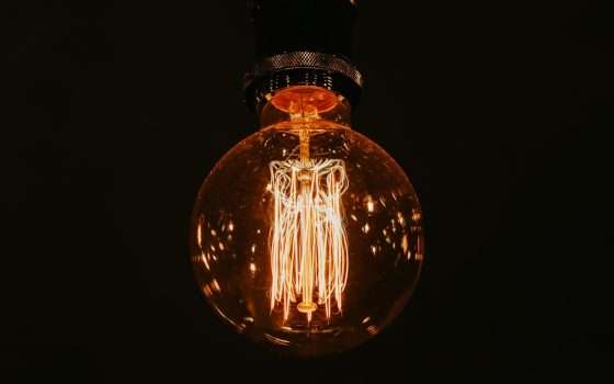 Rischio chiusura per Hormuz: come evitare un aumento dei prezzi di luce e gas