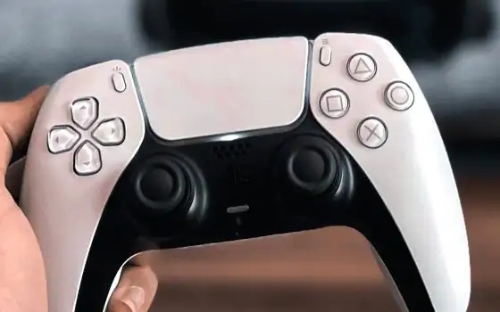 Online in 30 giorni o non puoi giocare: nuovo DRM per PS5 e PS4