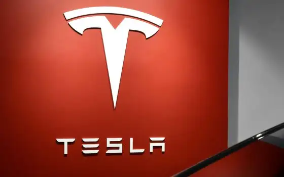 Tesla al lavoro su un nuovo SUV elettrico compatto ed economico