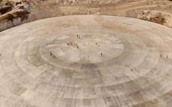 Una tomba radioattiva si sta rompendo nell'Oceano Pacifico