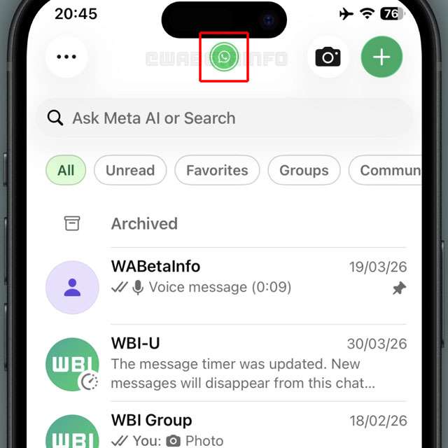 Il pulsante dedicato agli stati in cima alle chat di WhatsApp