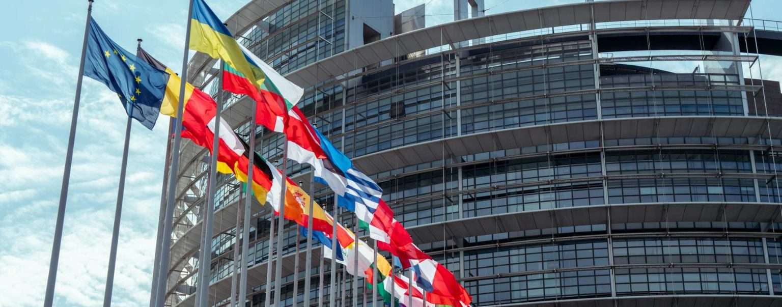 Copertina: Cyberbullismo: Parlamento UE chiede sanzioni alle piattaforme