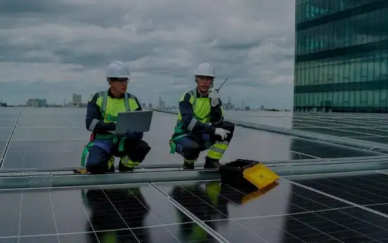Arrivano i pannelli solari che trasformano la pioggia in energia