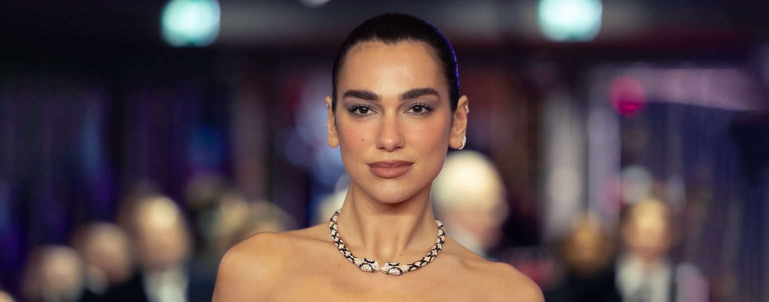 Anteprima: Dua Lipa trascina Samsung in tribunale per le confezioni delle TV