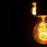 Luce e gas con Pulsee: prezzo fisso per 24 mesi e 245€ di sconto extra in bolletta