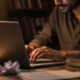 Un racconto scritto dall'AI ha vinto un premio letterario? Il caso