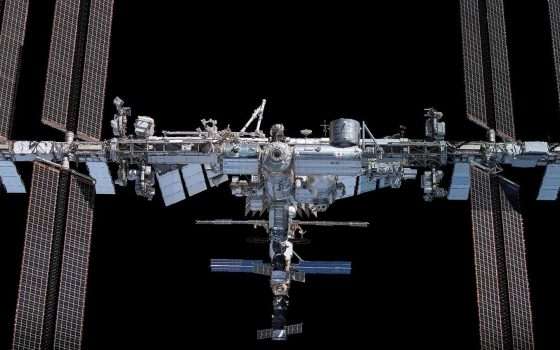 Perdita di aria sulla ISS: astronauti si rifugiano nella Dragon (update)