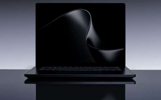 Surface Laptop Ultra: schermo touch mini-LED e RTX Spark