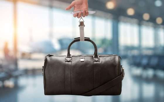 Viaggia senza brutte sorprese: bilancia per valigie in sconto su Haul