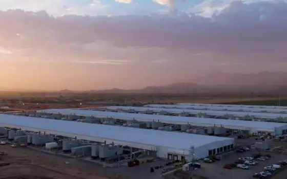 Microsoft, data center AI che usa meno acqua di un fast food