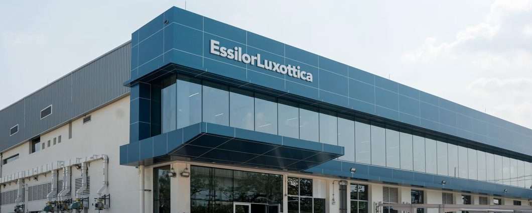 Il boom degli occhiali smart: EssilorLuxottica li produrrà in Italia
