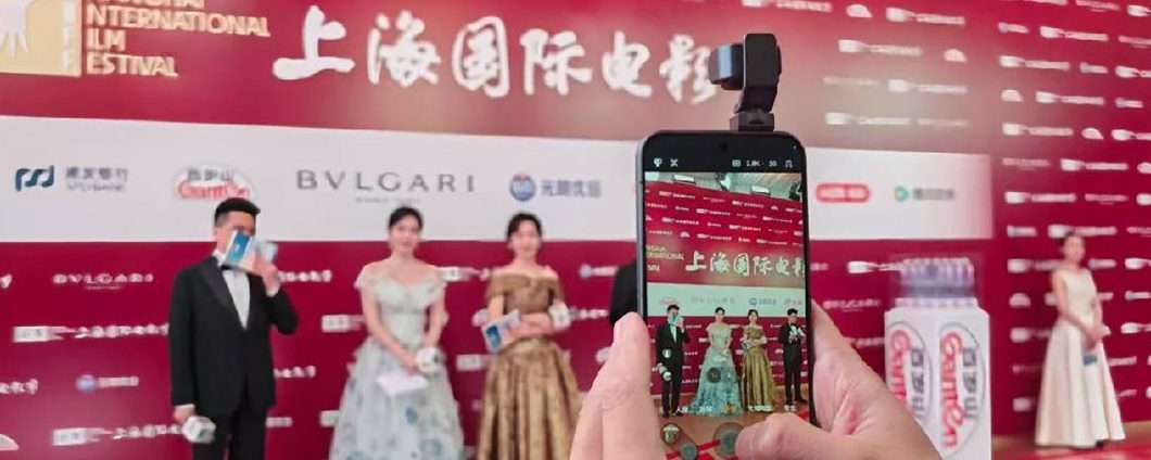 Chi si rivede: HONOR Robot Phone (con un video 480p)