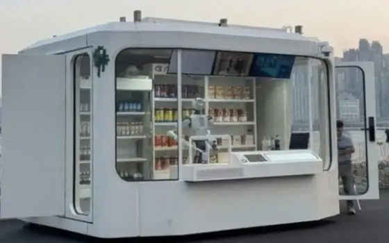 Robot gestisce negozio a Hong Kong, vende snack e medicine