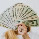 SelfyConto con prelievi e bonifici gratis: ecco la nuova promo di Banca Mediolanum