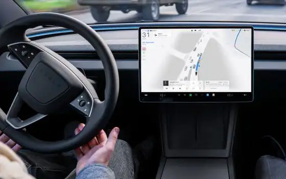 Il video della Tesla che entra in casa e uccide, risponde Elon Musk