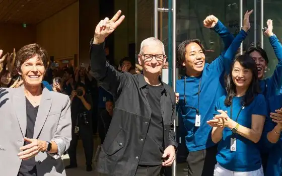Apple alza i prezzi: Tim Cook conferma i rincari, sono inevitabili