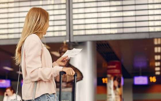 Biglietti aerei, l'AI fa aumentare i prezzi in tempo reale