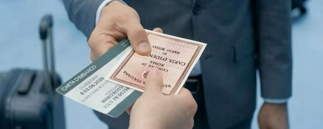 Un silenzio opaco sul mancato addio alla carta d'identità cartacea