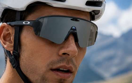 Ciclista squalificato per aver indossato occhiali smart