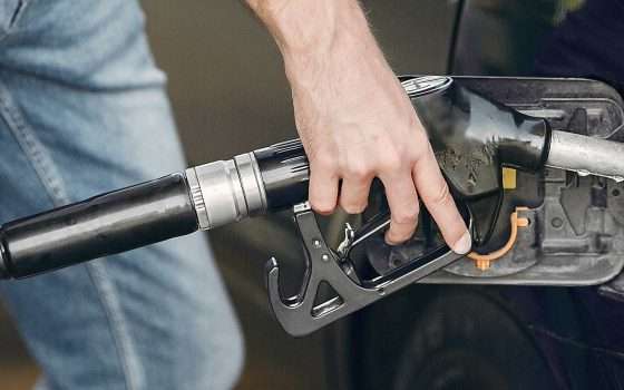 Diesel a -17 cent con il nuovo taglio accise, perché la benzina no?
