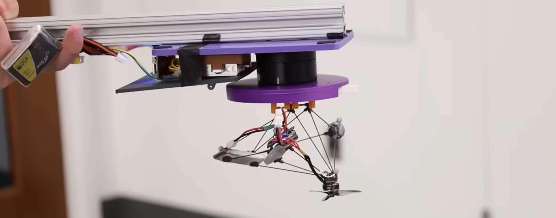 Phantom Twist, drone invisibile