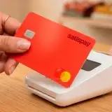 Satispay è sempre più banca, lancia le sue carte di debito