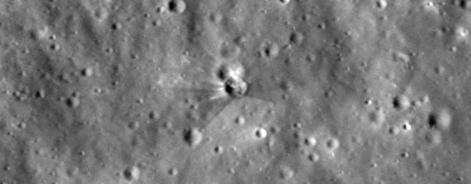 Anteprima: Ecco il cratere formato dall’impatto del Falcon 9 sulla Luna