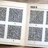 Mettere una canzone in otto codici QR e poi riascoltarla