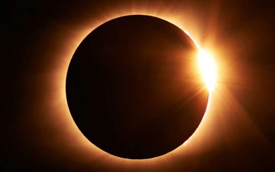 La storia della foto all'eclissi che merita di essere letta