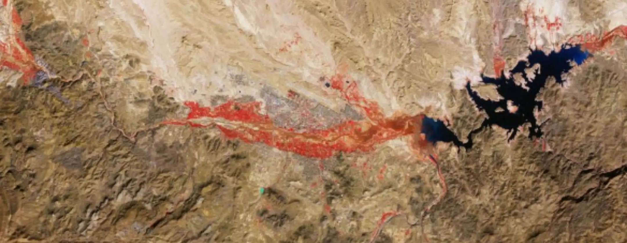 enorme-macchia-rossa-marocco-si-vede-spazio