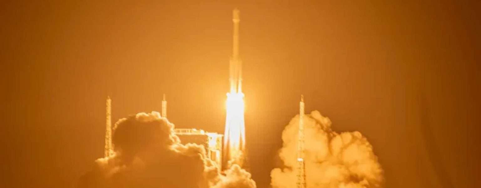Anteprima: Cina, esplode in volo il razzo Lunga Marcia 7A: cosa è successo