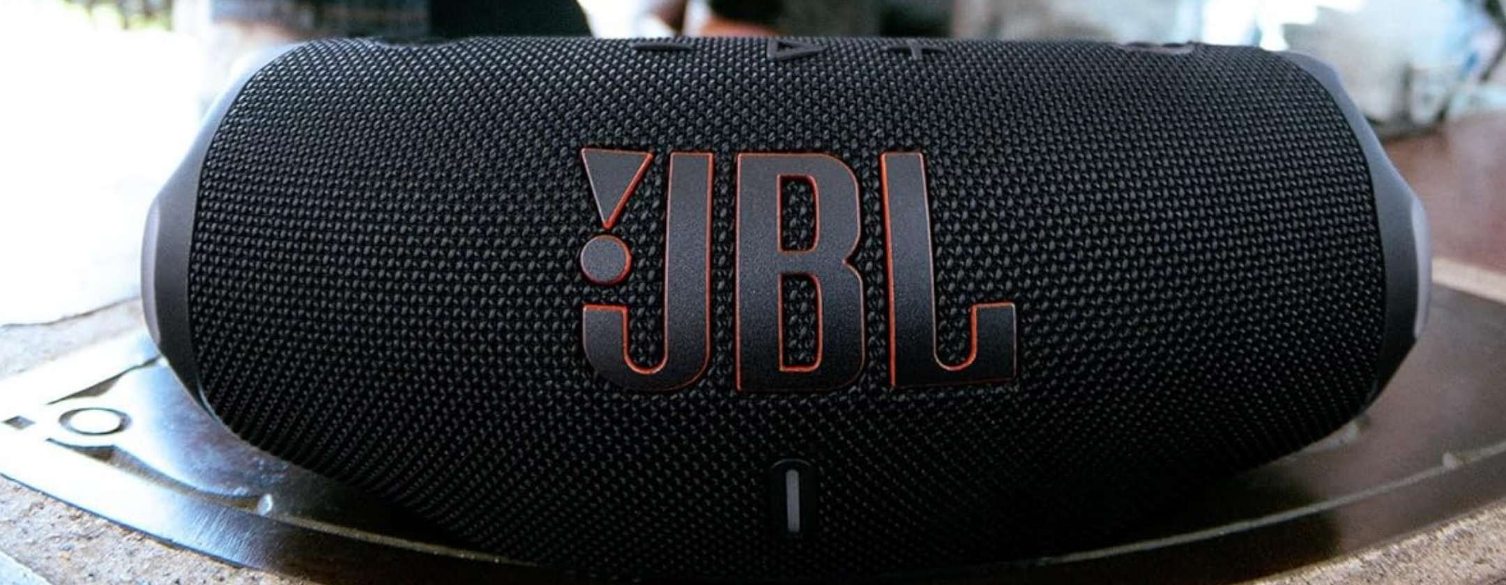 sound-qualita-senza-limiti-con-speaker-bluetooth-jbl-charge-6
