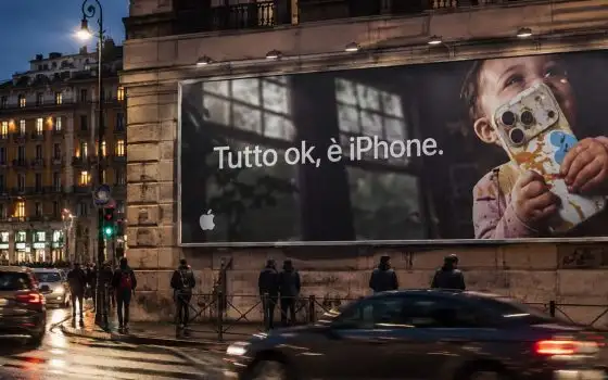 Tutto ok, è iPhone: cartellone rimosso, bambini salvi