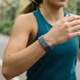 Apple sviluppa un fitness tracker senza schermo