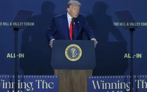 Trump non vuole restrizioni per l'AI e attacca Dario Amodei