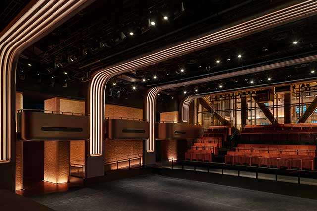 L'interno della Apple Music Hall