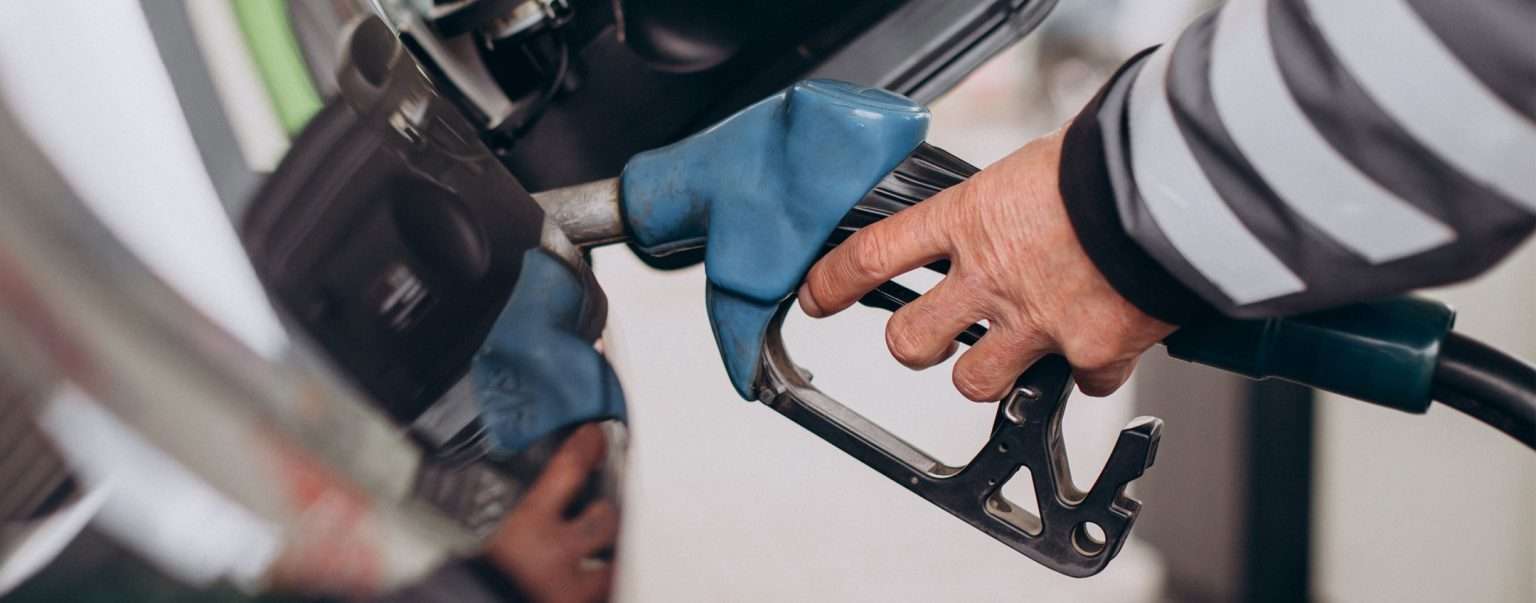 Anteprima: Benzina a 1,99 euro e diesel a 2,19: scattano i ribassi di Eni e IP