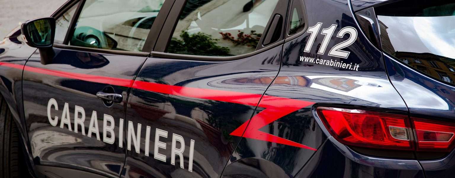 Anteprima: Crea una chat di gruppo e dice di voler accoltellare l’insegnante