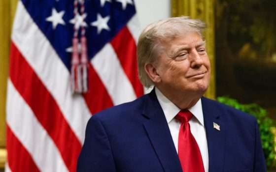 Trump sull'AI: niente regole, bisogna accelerare per battere la Cina