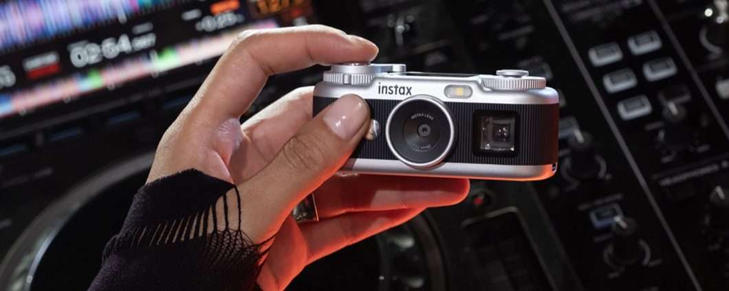 Fujifilm instax Pal 2, una fotocamera digitale vecchio stile